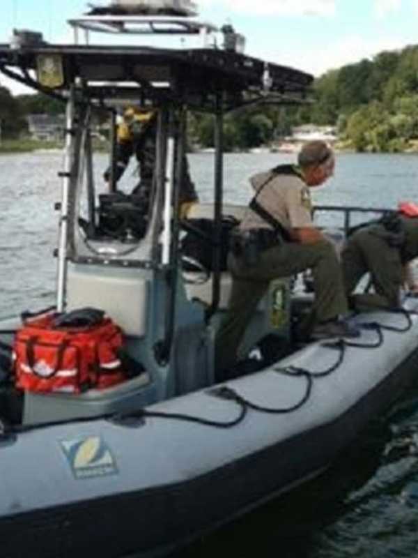 State, Brookfield Authorities Investigate Boat Fire On Candlewood Lake