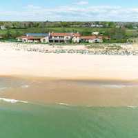 <p>Cima Del Mundo includes 400 feet of beachside property.</p>