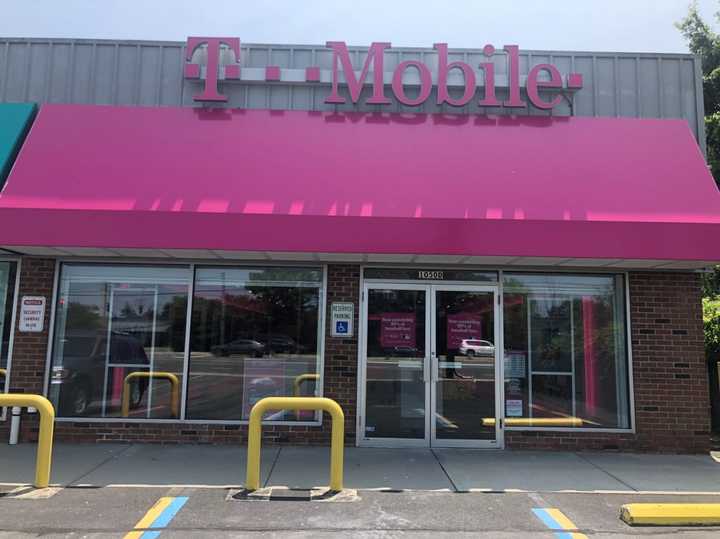 T-Mobile on Sunrise Highway in Massapequa Park.