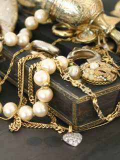 Leonia Library Organizes Lecture On Jewelry