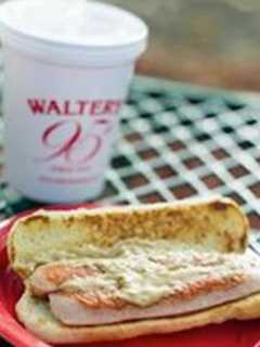 Walter's In Mamaroneck Wins 'Top Dog' In DVlicious Contest