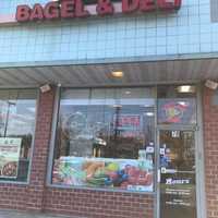 <p>Lakeview Bagel &amp; Deli</p>