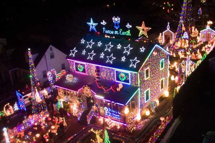 Stunning Santa Show Goes On In Fairfield — With A Few Minor Adjustments