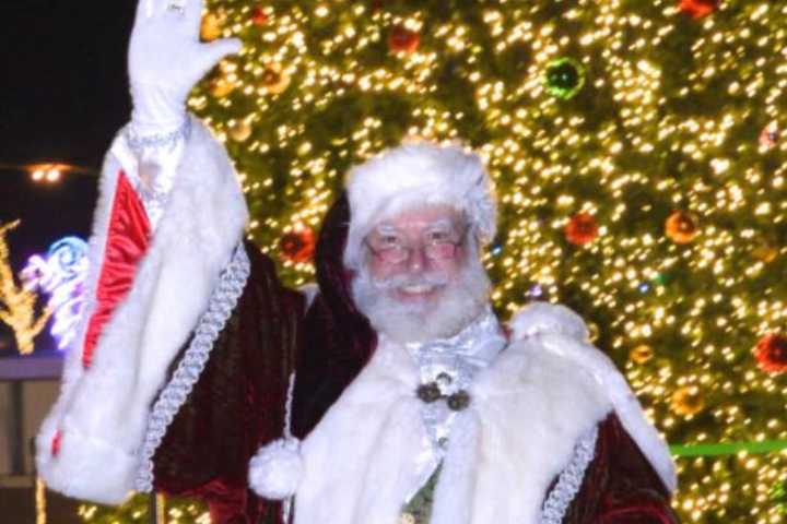 New Year's Eve Ball Drops Early In 1st Celebration At Kensico Dam