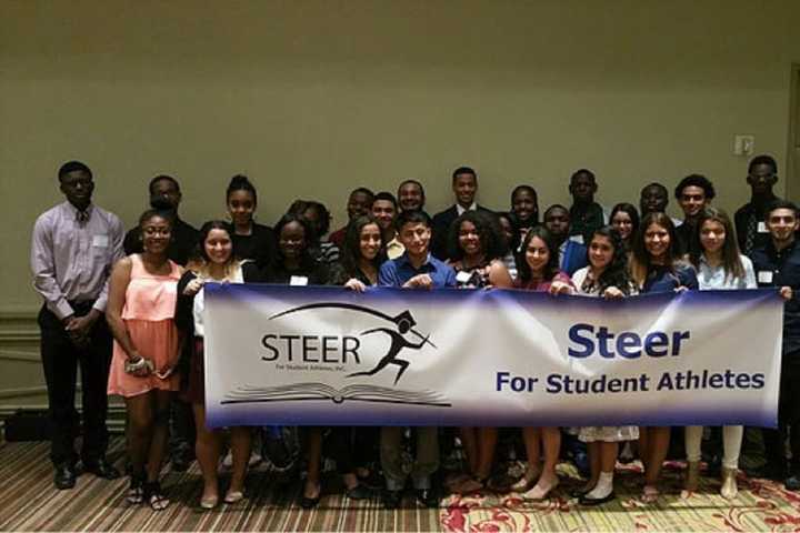 Steer For Student Athletes Commemorates Graduates At Annual Gala
