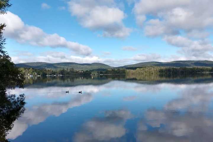 Man Dies After Kayak Overturns In Western Mass