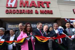 Shoppers Flock To New Hmart In Yonkers