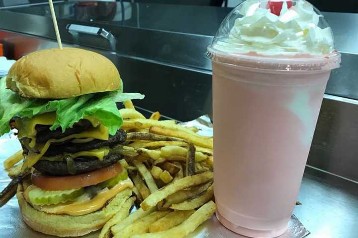 Best Burgers: Orange County Eatery Makes Final 4 In Statewide Competition