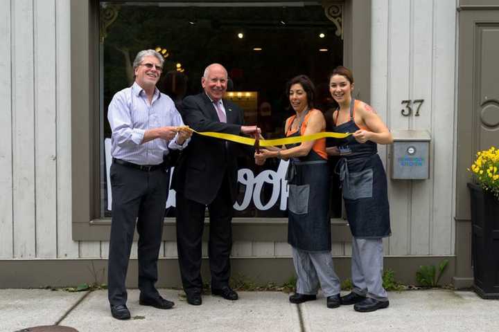 Mother/Daughter Duo Open Paleo Gourmet Kitchen In Westport