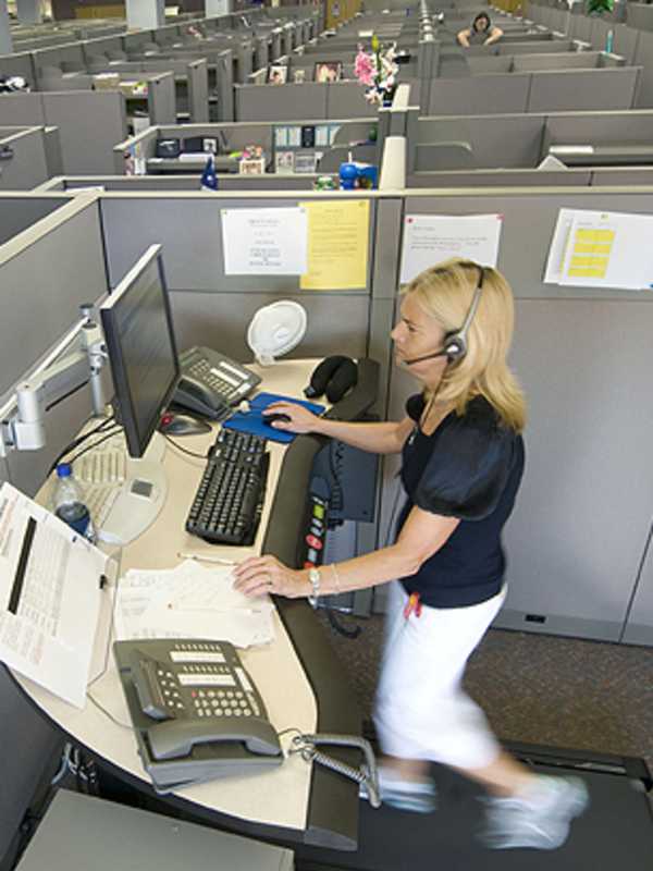 Sit Or Stand? Experts Debate Healthiest Formula For Workers