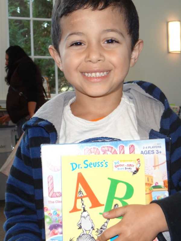 Darien Agency Stages Holiday Toy Store Event To Benefit Low Income Families
