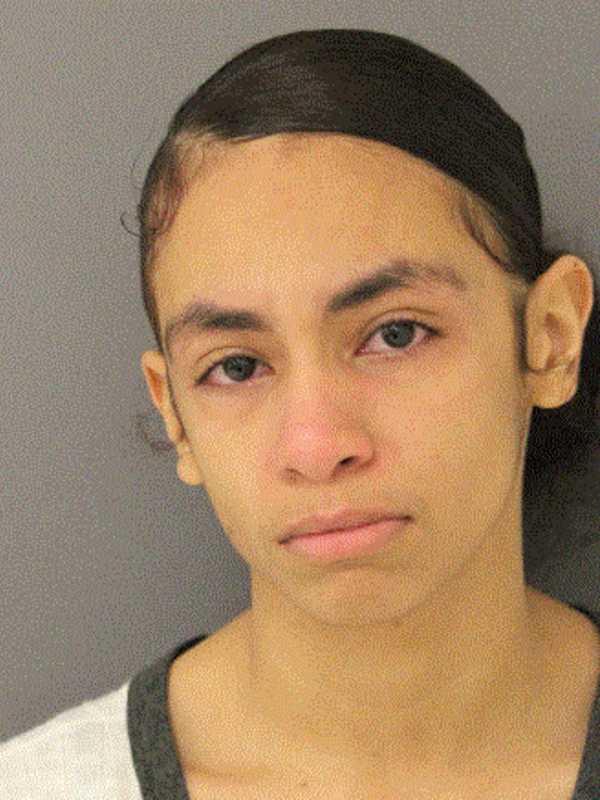 Children Found Wandering Outside Maryland Apartment Lead To Child Neglect Charge For Woman: PD