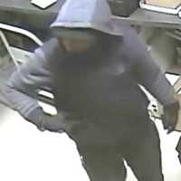 Suspect On Loose After Bank Robbery In Rockland