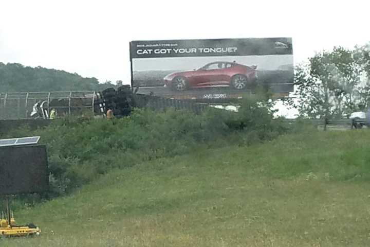 One Lane Closed After Tractor-Trailer Flip at Rts 17/287 Flyover In Mahwah