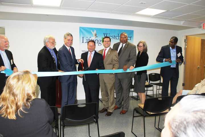 In a special ceremony proclaiming the inaugural Westchester County Homeless Awareness Day, Lifting Up Westchester revealed the completely renovated Open Arms Men’s Shelter. 