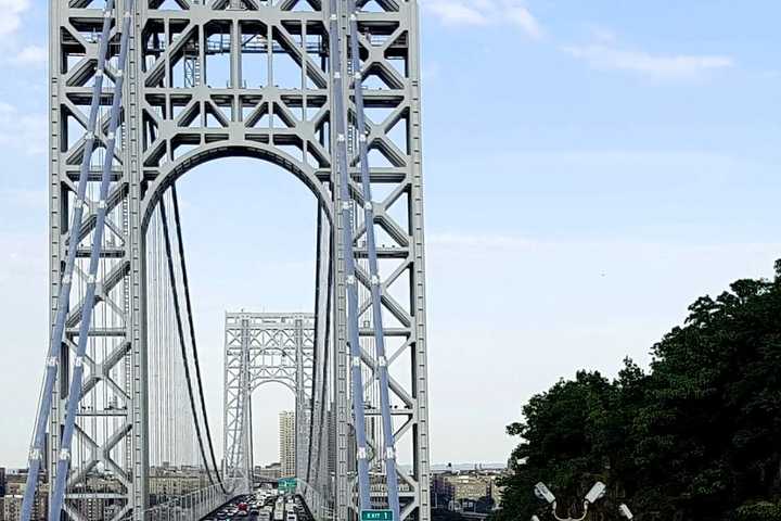 HIGH DRAMA: Suicidal Man Rescued From Beneath GWB