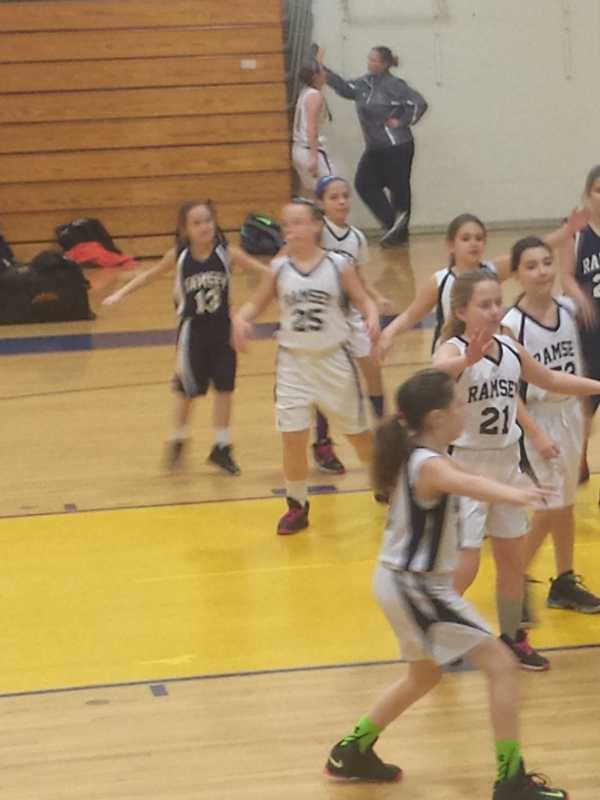Ramsey HS Girls Varsity Basketball Team Welcomes 4th Grade Travel Team
