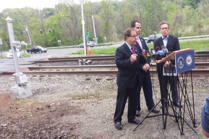 Officials Urge Passage Of Rail Safety Bill At Deadly Westchester Crossing