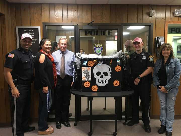 From left: Closter Police Officer Sanchez, NVC Co-VP Soci Kayserian, Closter Mayor John Glidden, Closter Police Officer Barbieri, NVC Board Member Gloria Byrne