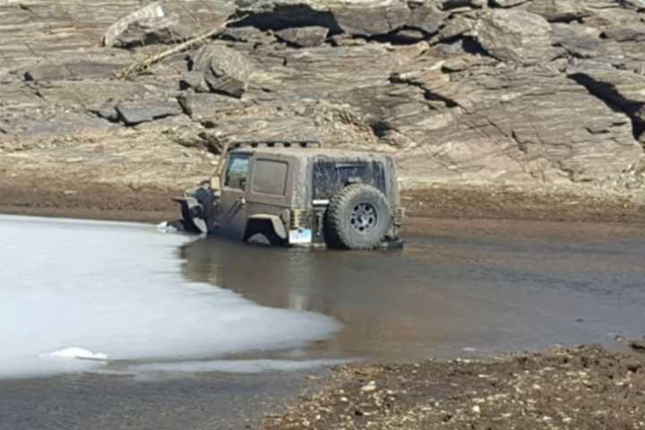 Man Charged With Trespassing After Driving Jeep Into Easton Reservoir