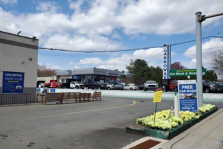 Bedford Hills Car Wash Gives Free Service To Healthcare Workers, Responders