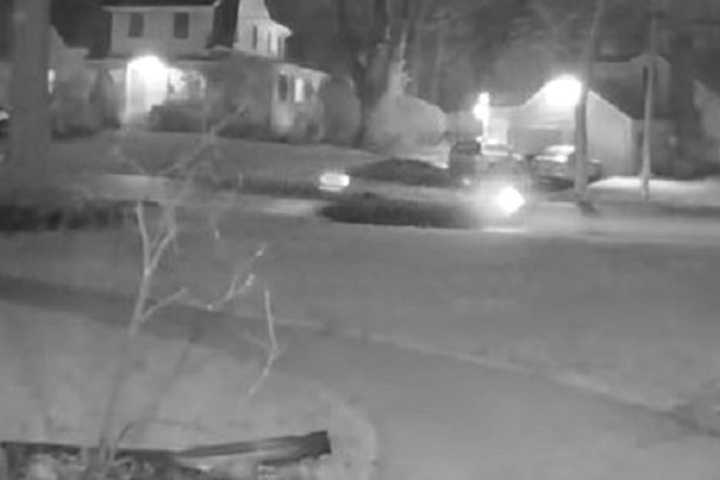 SEE ANYTHING? Police Seek Help Finding Man Who Followed Hillsdale Girl To Door, Ran From Mom