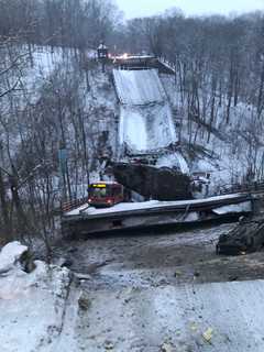 Three People Hospitalized After Pittsburgh Bridge Collapsed (Photos)