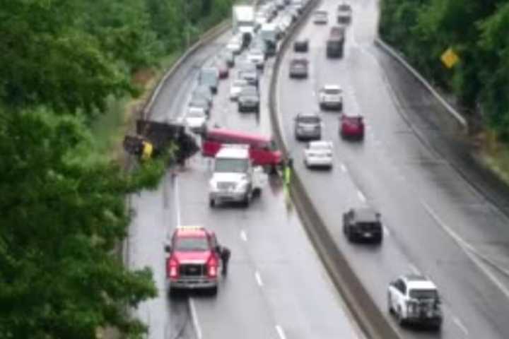 Crash Closes I-83 By Harrisburg Mall: PennDOT