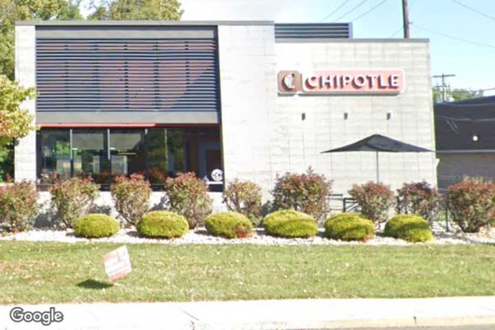 PA Chipotle Manager Masturbates In Front Of Customers, Police