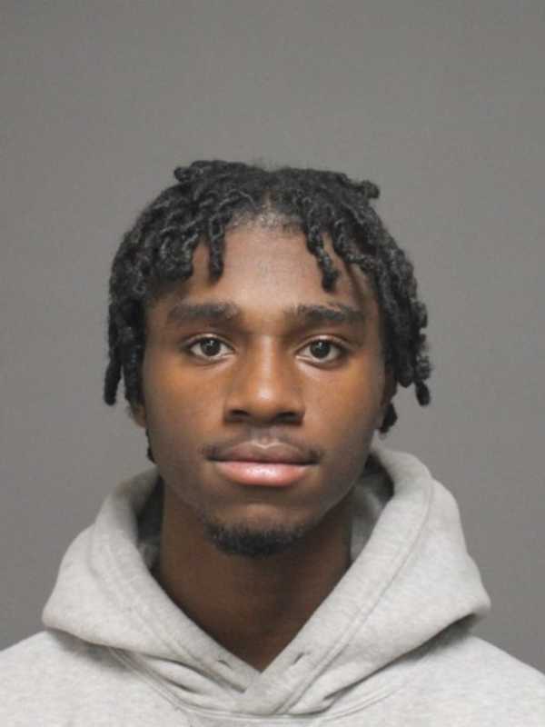 Bridgeport Man Charged With Burglarizing Cars In Fairfield, Police Say