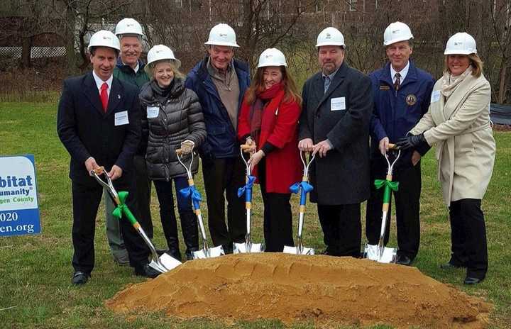 Bergenfield Mayor Norman Schmelz, HFHBC Board Member Doreen Winn, NJ Assemblyman Tim Eustace, Oradell Mayor Dianne Didio, Bergen County Freeholder Tom Sullivan, Bergen County Freeholders Chairman Steven Tanelli, HFHBC Board Member Julia Orlando