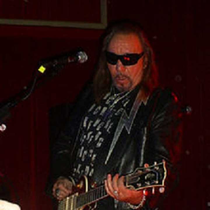 Ace Frehley, former lead guitarist for popular 1970s band Kiss, canceled his Poughkeepsie show Saturday because of dehydration and exhaustion.