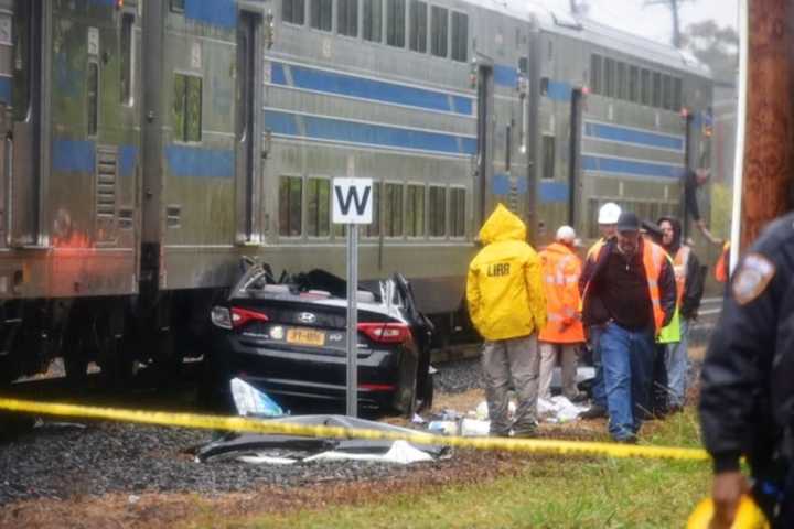 LIRR Back In Service After Train Hits Car On Tracks