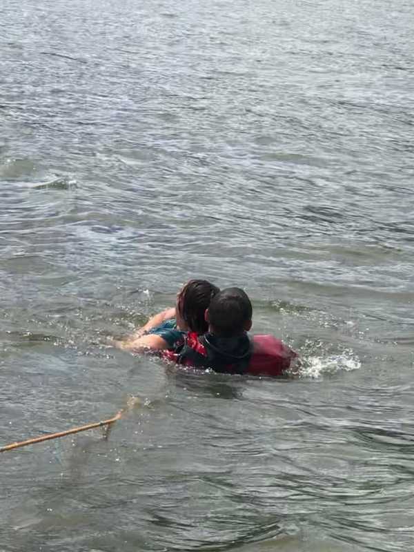 Struggling Swimmer Rescued From Hudson River