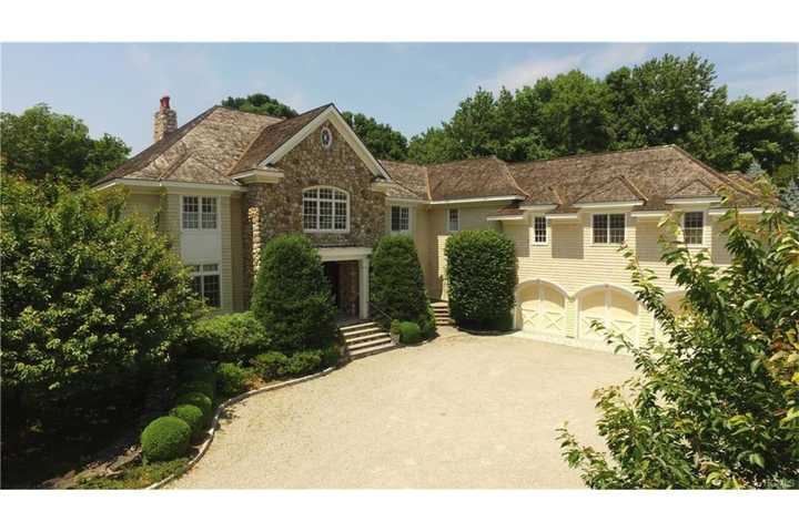 Nantucket Style Home In Pound Ridge Offers Beauty And Value