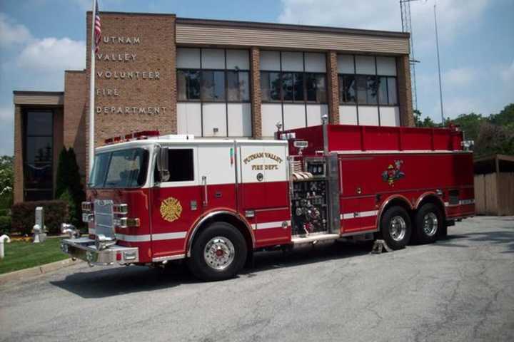 Fast-Moving Fire Destroys Putnam Home