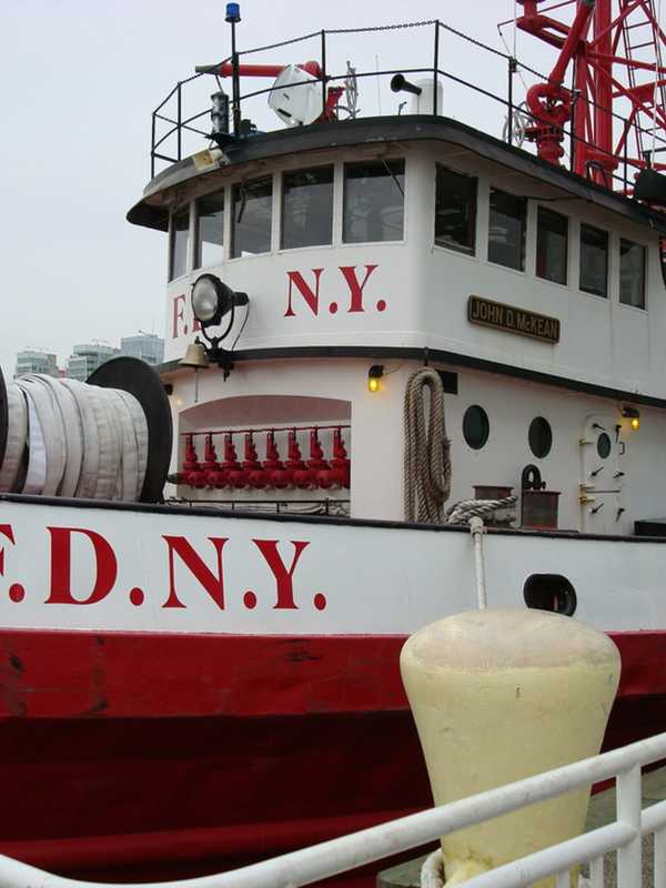 FDNY Boat Turning Into Sleepy Hollow Restaurant