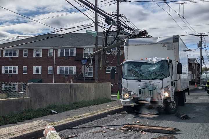 Truck Downs Pole Off Route 80 In Hackensack