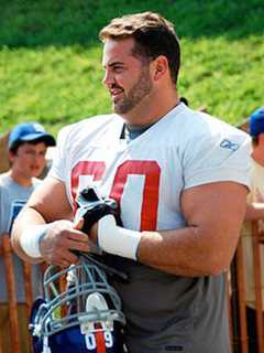 New York Giants' Shaun O'Hara Visits New Milford Fire Department