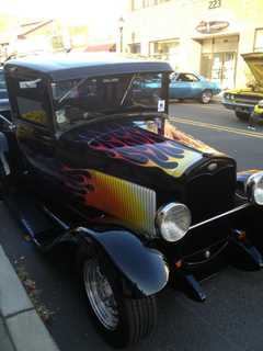 Rutherford Organizes 'Cruisin On The Avenue' Car Show, Fundraiser