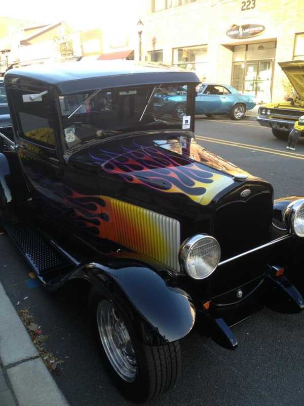 Rutherford Organizes 'Cruisin On The Avenue' Car Show, Fundraiser