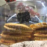 <p>Sochnik is a Russian pastry -- a sweet filling, sometimes cheese, sandwiched between two cookies.</p>