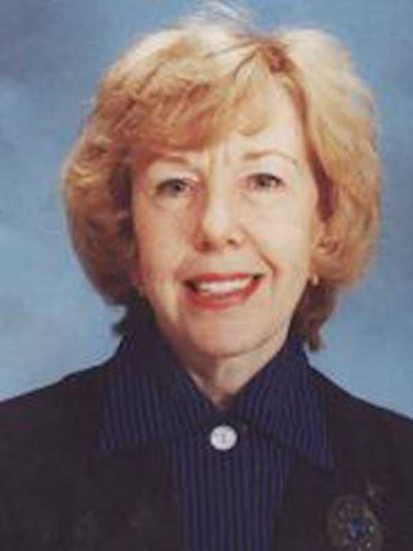 Author Elaine Freed Lindenblatt Comes To Mahwah