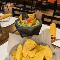 <p>Guacamole and chips</p>