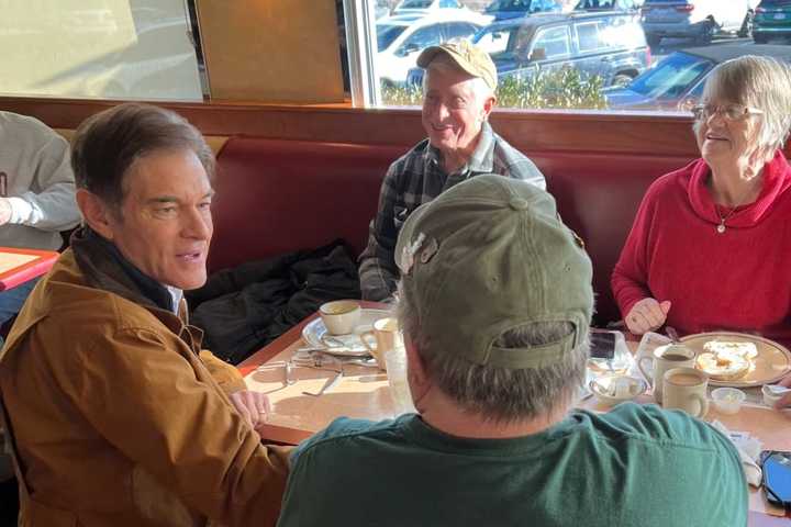 Dr. Oz Visits Diner In Lehigh Valley