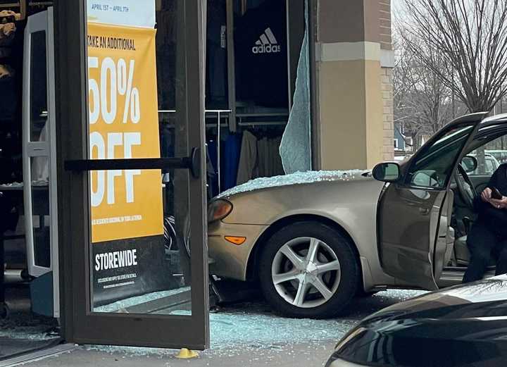 Adidas Outlet Store, Bergen Town Center, Paramus/Maywood