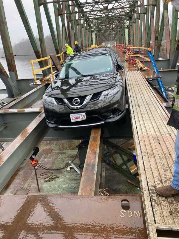 Woman Driving Under Influence Crashes On Bridge In Western Mass, Police Say