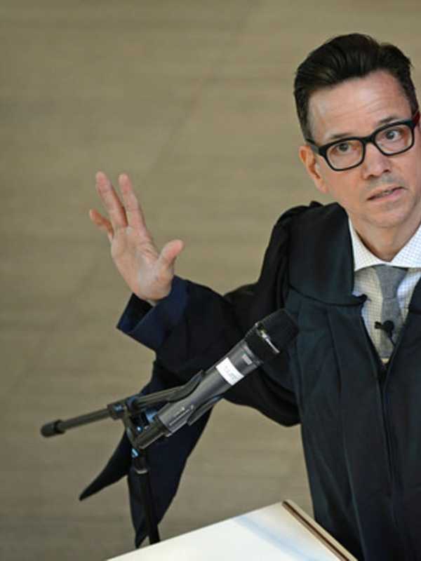 Actor Frank Whaley Inspires Grads At SHU's Inaugural Media Arts Graduation