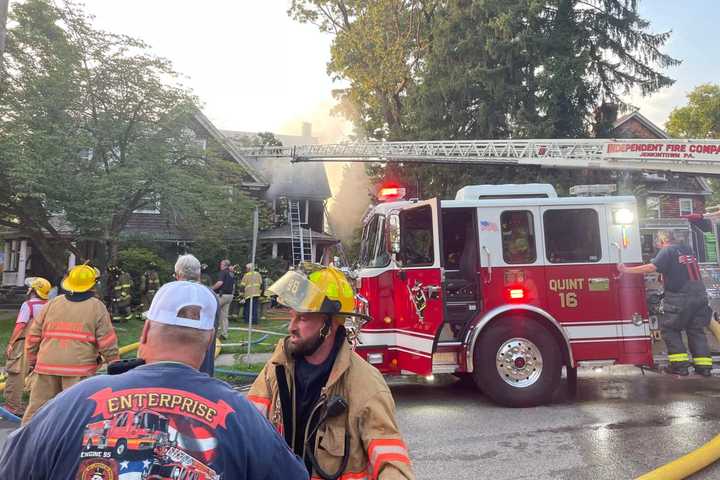 Man Dies, Firefighters Hurt In Suburban Philly House Fire: Report