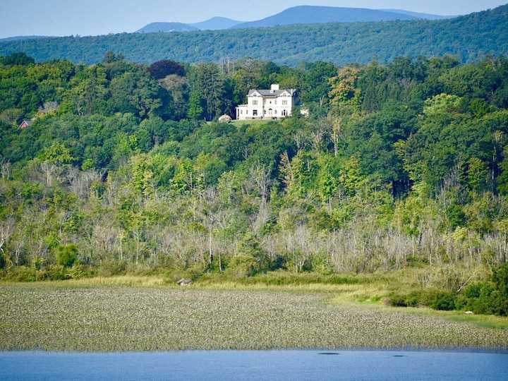 The estate for sale for $6.9 million.